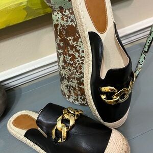 Elegant Black and Gold Espadrille Loafers